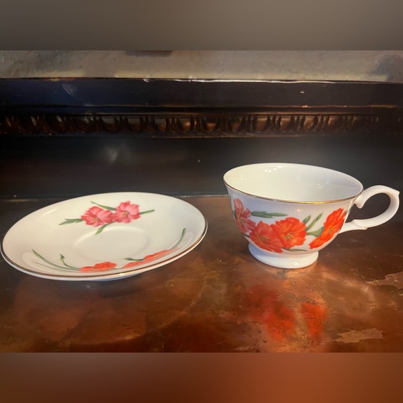 AUGUST Vintage AVON ‘Blossoms Of The Month’ August Gladiola 1991 Cup & Saucer - Picture 4 of 10